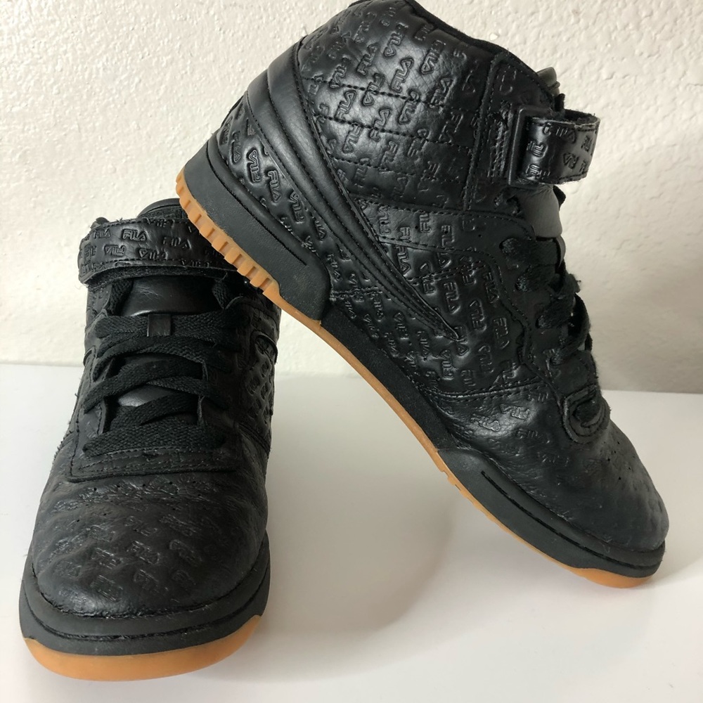 Black Fila size 7